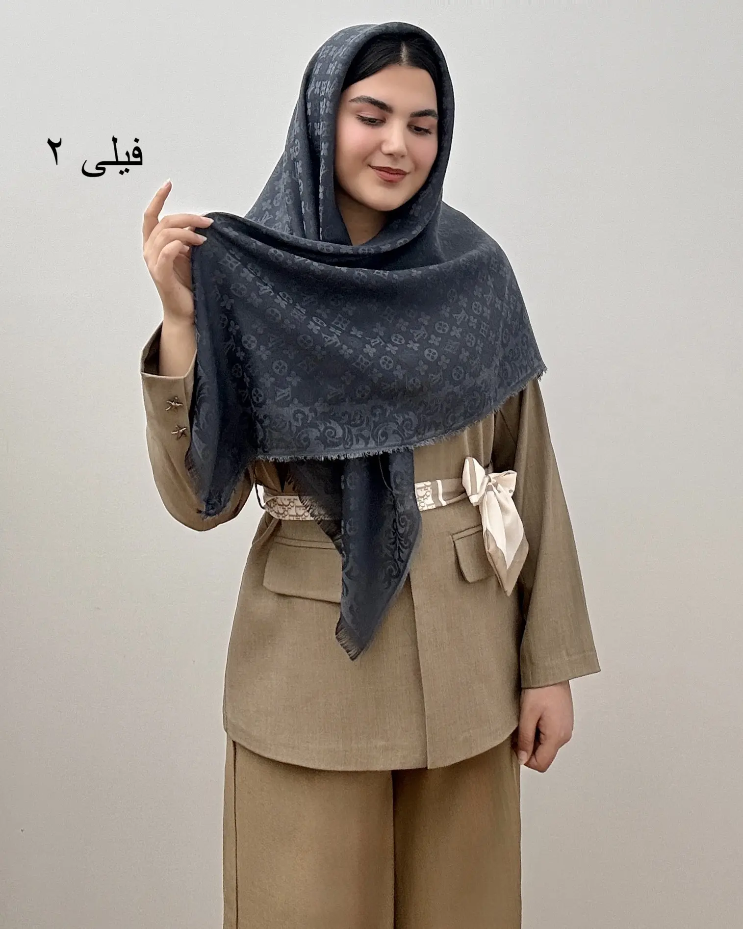 روسری طرحدار نخی